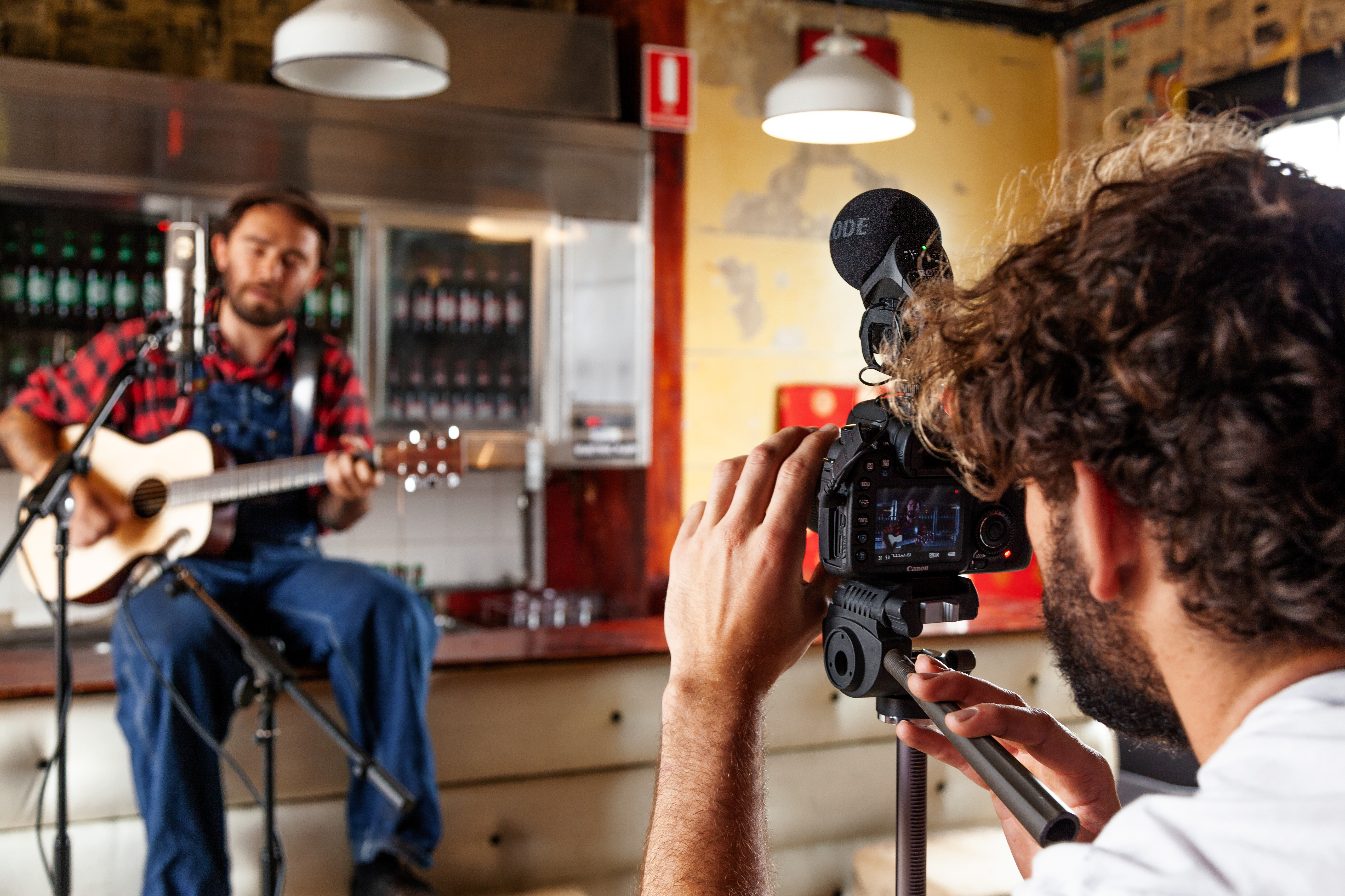 RODE_STEREOMIC_PRO_INSITU_MUSIC_BAR.jpg