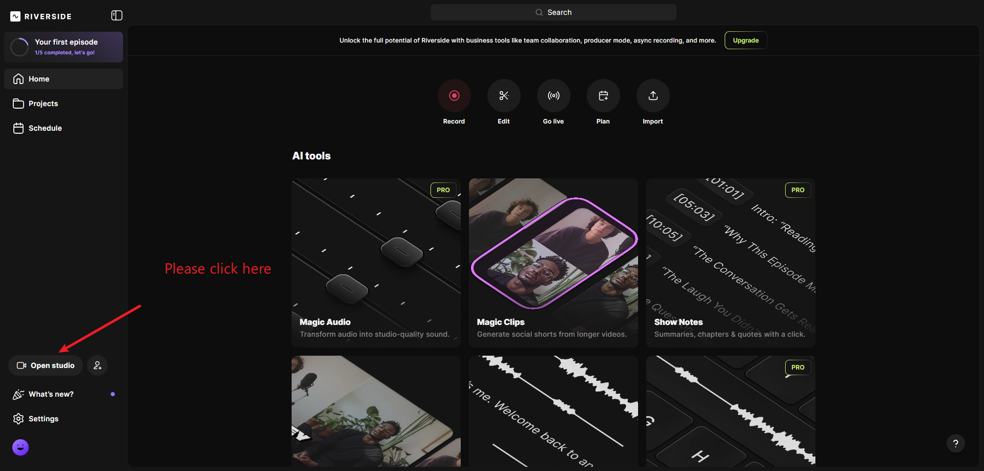 Selecting the RØDECaster Chat input in Riverside