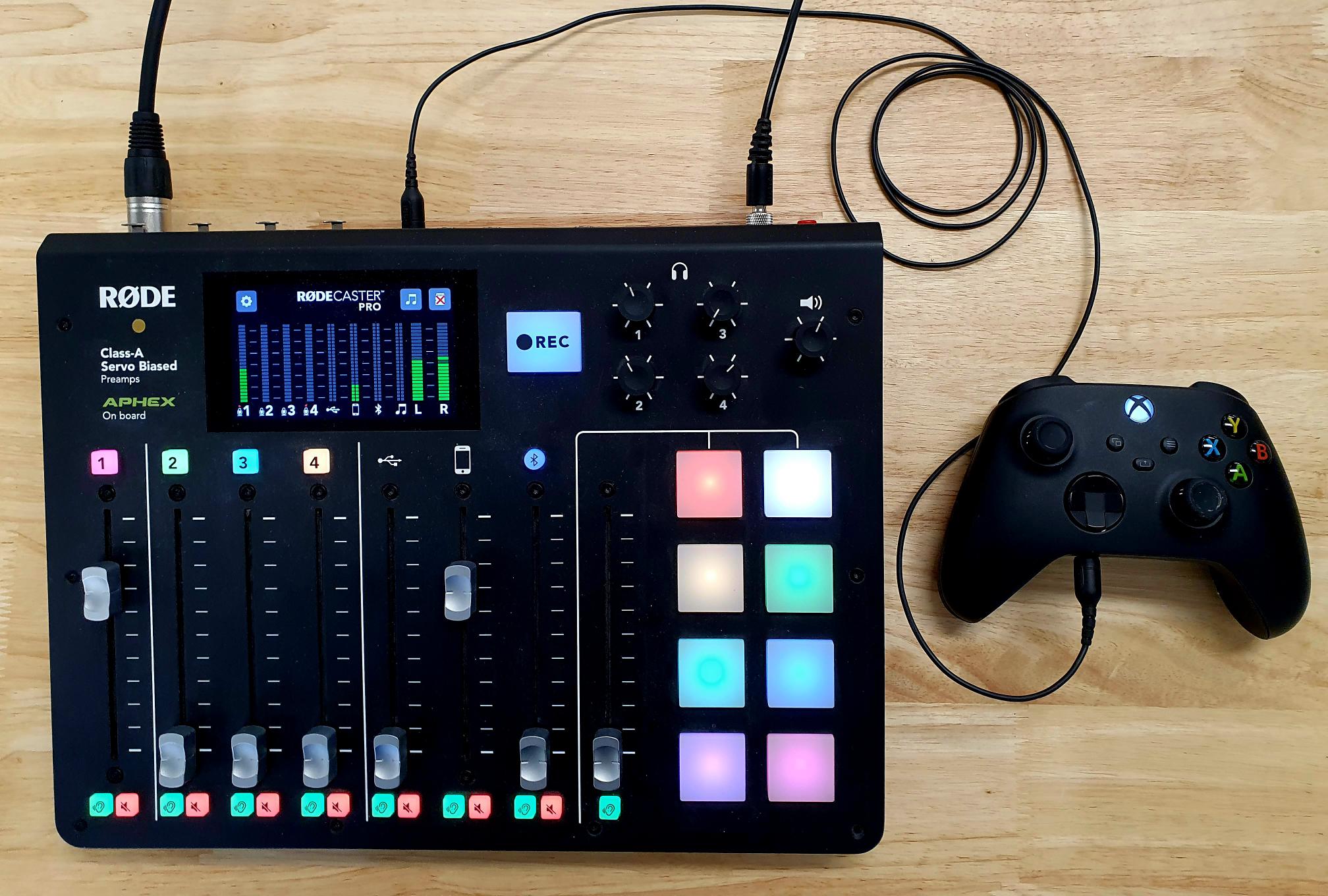 Headphone connection on the RØDECaster Pro