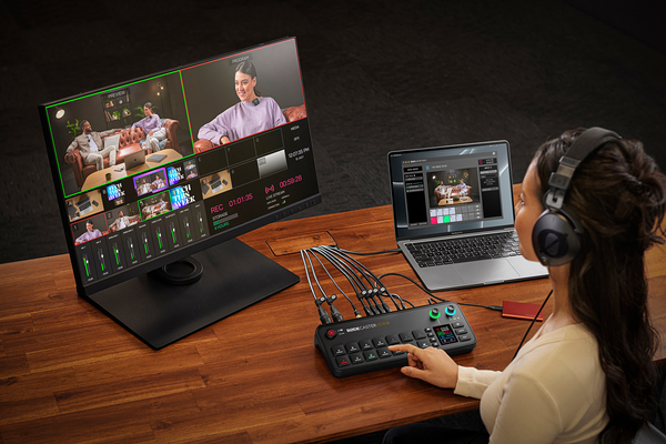 rode-rodeccaster-video-packaging-insitu-6786x4526-rgb-600x400-bf06395.jpg